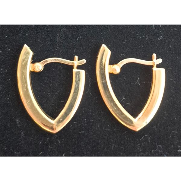 Pair of 10 Kt. Gold Earrings (1.59 Grams)