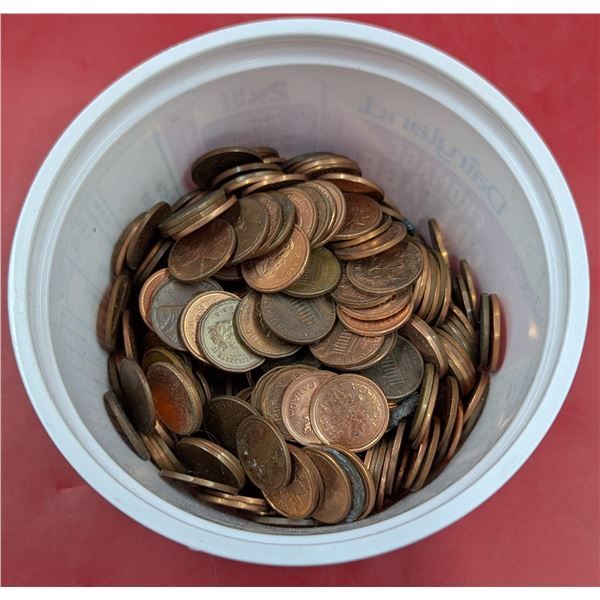 Lot of Assorted Pennies