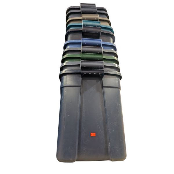 10 Rubbermaid Totes w/Lids