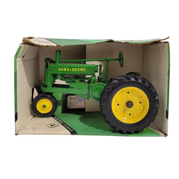 Diecast Ertl 1934 John Deere 1/16 Scale Model A Tractor