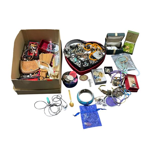 Lot of Assorted Jewelry