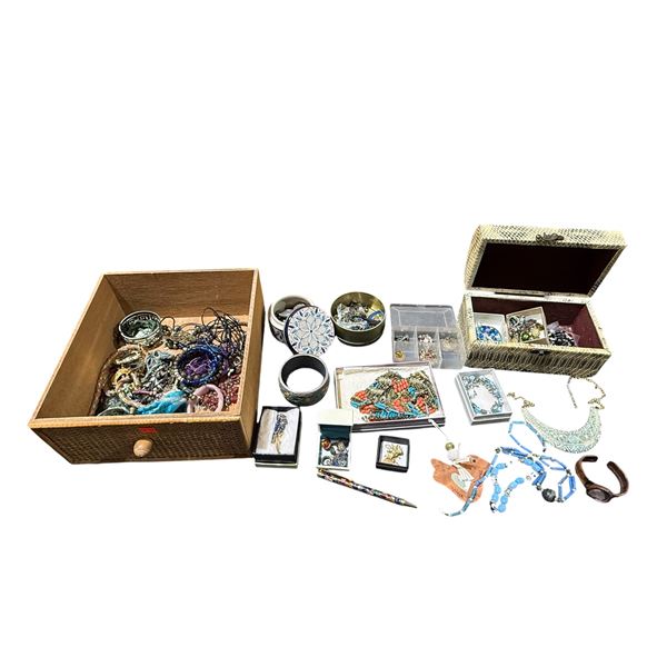 Lot of Assorted Jewelry