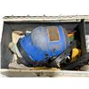 Image 4 : Metal Toolbox w/ Assorted Tools