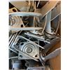 Image 6 : Box Colson 408199 4-Series Swivel Caster Yokes