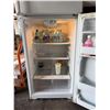 Image 4 : General Electric GTE18GTHGRWW Top Freezer Refrigerator (works - gets cold)