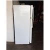 Image 8 : General Electric GTE18GTHGRWW Top Freezer Refrigerator (works - gets cold)