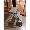 Image 2 : Metal 3-Step Ladder 26" x 24" x 29"H
