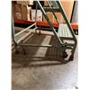 Image 3 : Metal 3-Step Ladder 26" x 24" x 29"H