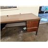 Image 3 : Laminate 5-Drawer Desk 72" x 31.5" x 29"