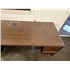 Image 4 : Laminate 5-Drawer Desk 72" x 31.5" x 29"
