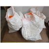 Image 1 : 3 bags full of place mats, table cloths, crotched items