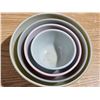 Image 2 : Set of pyrex nesting bowls