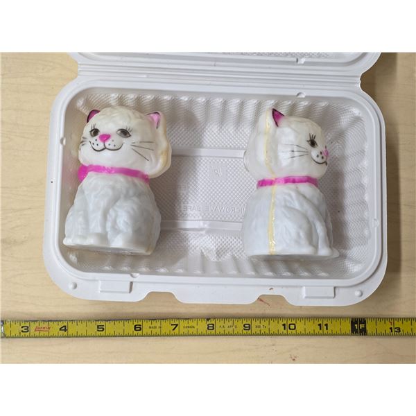 1950' s celluloid plastic kitten salt and pepper shakers with noise maker- not working