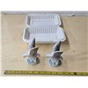 Image 1 : Pair of seagulls or turtle doves salt and pepper shakers