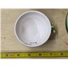 Image 3 : Vintage nesting beehive measuring cups- bee handles