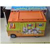 Image 2 : Vintage 1971 barbie country camper van- with some accessories- by mattel