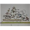 Image 1 : Large collection of assorted vintage costume jewelry, including brooches, necklaces, and bracelets.