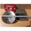 Image 5 : Willard's and Canawello Lunch Box Tea Tin