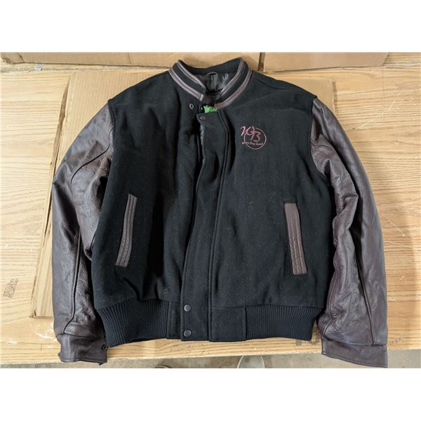 Jacket – Winn Bay Sand – Men’s Size LRG