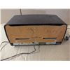 Image 6 : Vintage Radio - Silverton – Works Well