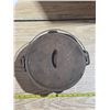 Image 2 : Cast iron cooking pot
