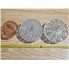 Image 1 : 3 glass candy dishes