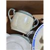 Image 4 : Lot of vintage dishes and animal figures