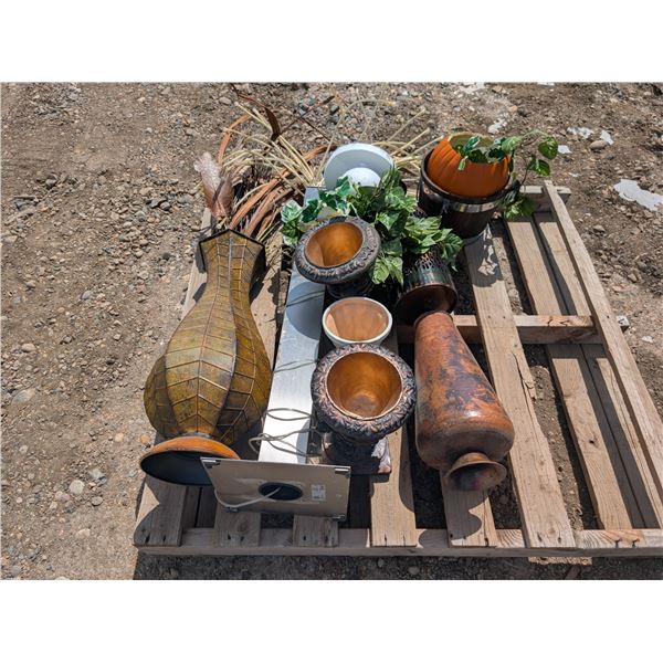 Pallet of Decor, Flower pots, and etc. related Items