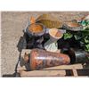 Image 5 : Pallet of Decor, Flower pots, and etc. related Items
