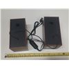 Image 3 : Computer speakers feature a wood-grain finish and connect via USB for power and a 3.5mm jack for aud