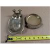 Image 2 : (2) Brass Change Holders (1) Sink Design