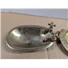 Image 4 : (2) Brass Change Holders (1) Sink Design
