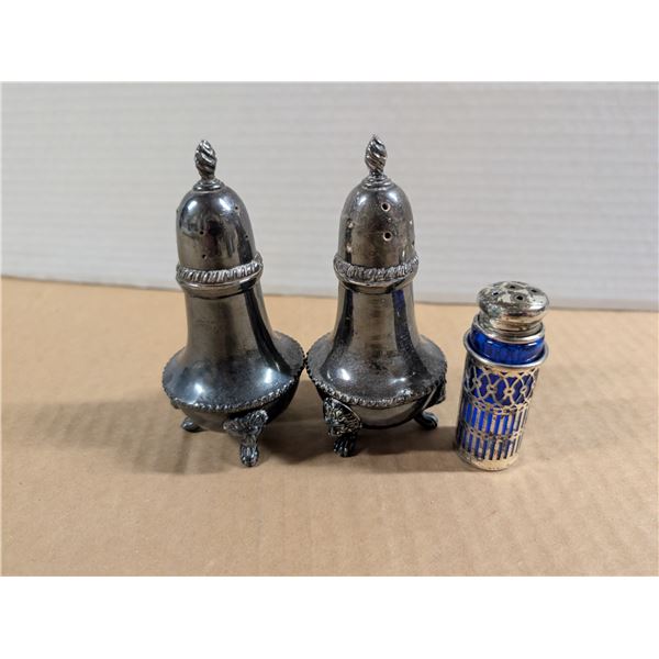 Pair of Vintage Salt and Pepper Shakers ONT.Lead Marked