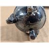 Image 3 : Pair of Vintage Salt and Pepper Shakers ONT.Lead Marked