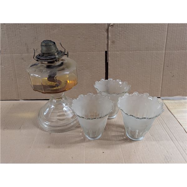 Vintage Oil Lamp w/ Possible Vintage Bulb Shades