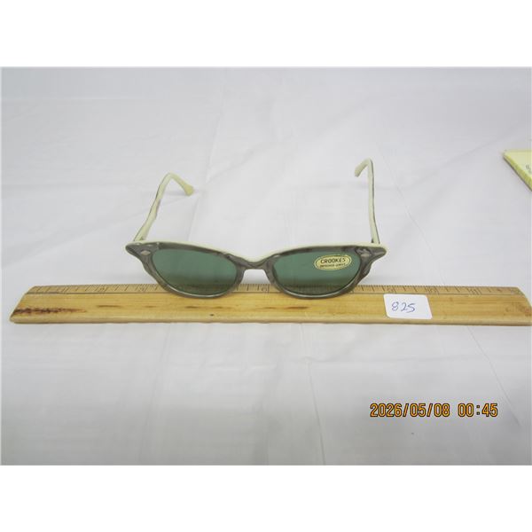 Vintage 1960's Sun Glasses