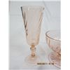 Image 4 : 3 Pieces of Pink Depression Glass Champaign Flute and 2 Bowls