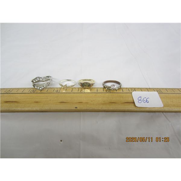 4 Vintage Rings