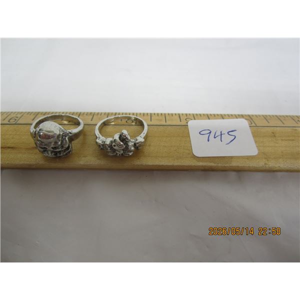 2 Vintage Skull Rings