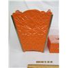 Image 2 : 1970's Bathroom Trash Can and Matching Kleenex in Orange in Good Condition