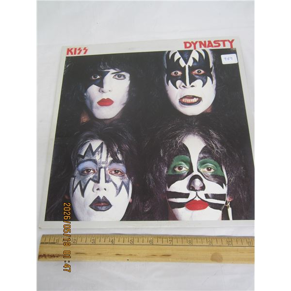 Original  Kiss Dynasty LP with Mint Vinyl and a Mint Original Poster Rare