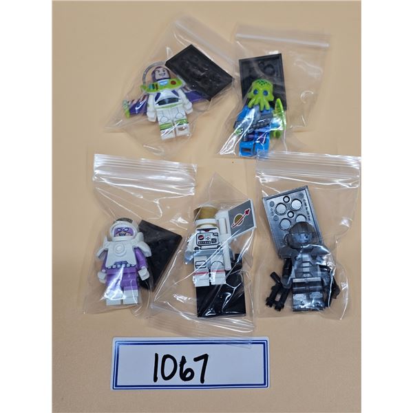 Lego Miniatures Lot of 5