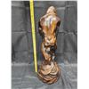 Image 2 : Lovers embrace statue