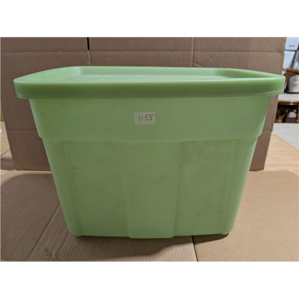 RUBBERMAID Roughneck green container