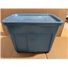 Image 1 : RUBBERMAID Roughneck blue container