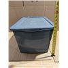 Image 2 : Gray container