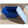 Image 5 : SCHEPCER Blue with white top container