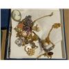 Image 4 : Two Women’s watches (one Seiko), miscellaneous jewellery (earrings, necklaces, pins, etc) a