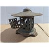 Image 4 : Cast iron garden Lantern