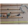 Image 3 : Vintage wooden croquet set, likely from the mid-20th century, containing mallets, balls, etc.